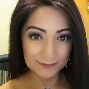 Meet your Posher, Cynthia